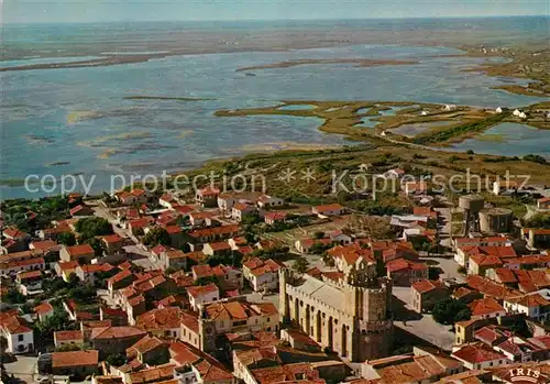 Les_Saintes Maries de la Mer Vue aerienne de leglise fortifiee Les