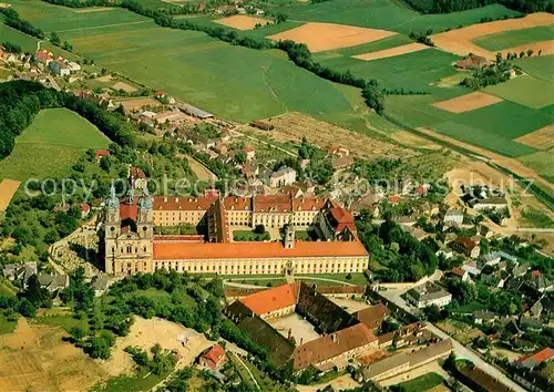 St_Florian Fliegeraufnahme Stift und Markt St_Florian