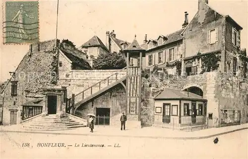 AK / Ansichtskarte Honfleur La Lieutenance Honfleur