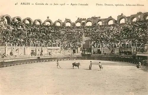 AK / Ansichtskarte Arles_Bouches du Rhone Corrida du 12 Juin 1905 Apres l stocade Arles_Bouches du Rhone