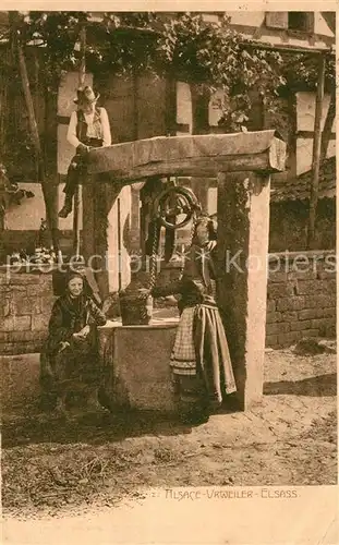 AK / Ansichtskarte Urweiler Trachtenfrauen Brunnen Urweiler