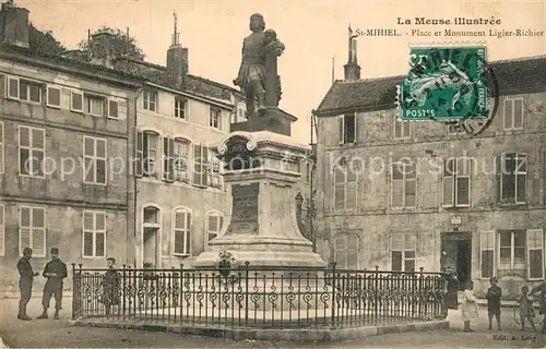 AK / Ansichtskarte Saint Mihiel Place Monument Ligier Richier Saint Mihiel
