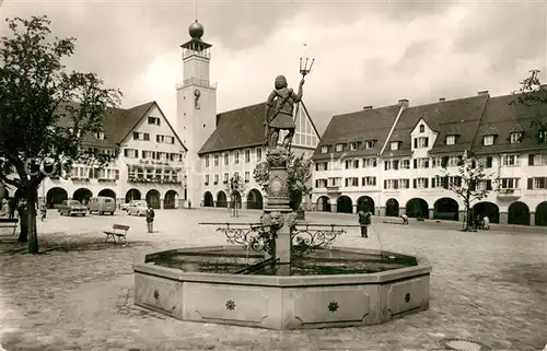 AK / Ansichtskarte Freudenstadt Neues Rathaus mit Neptunbrunnen Freudenstadt