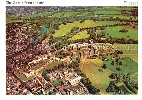 AK / Ansichtskarte Windsor_Castle Fliegeraufnahme Windsor_Castle