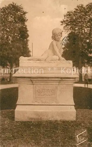 AK / Ansichtskarte Niort Statue de Ciotto  Niort