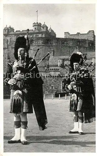 AK / Ansichtskarte Leibgarde_Wache Pipers Esplanade Castle Edinburgh  
