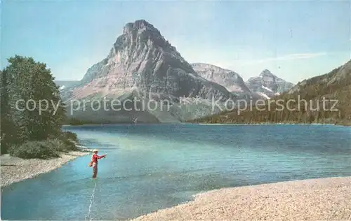 AK / Ansichtskarte Angelsport Fishing Two Medicine Lake Glacier National Park Montana 