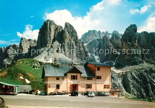 AK / Ansichtskarte Passo_Gardena Groednerpass Berghuette Dolomiten Passo Gardena