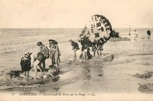 AK / Ansichtskarte Bernieres sur Mer Forts sur la Plage Bernieres sur Mer