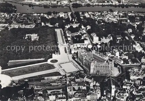 AK / Ansichtskarte Saint Germain en Laye Le Chateau lesplanade et la Seine Vue aerienne Saint Germain en Laye