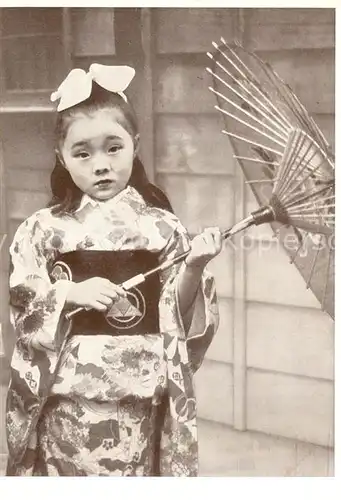 AK / Ansichtskarte Japan Japanisches Maedchen im Kimono Japan