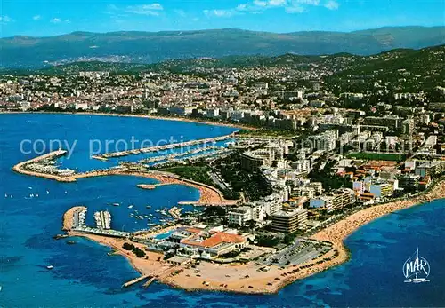 AK / Ansichtskarte Cannes_Alpes Maritimes Vue aerienne au premier plan le Casino Cannes Alpes Maritimes