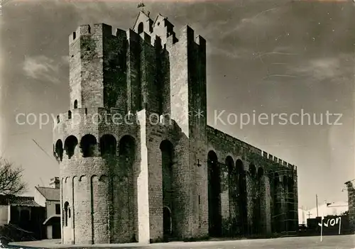 AK / Ansichtskarte Les_Saintes Maries de la Mer Eglise fortif Les