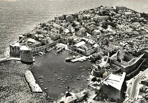 AK / Ansichtskarte Dubrovnik_Ragusa Fliegeraufnahme mit Hafen Dubrovnik Ragusa