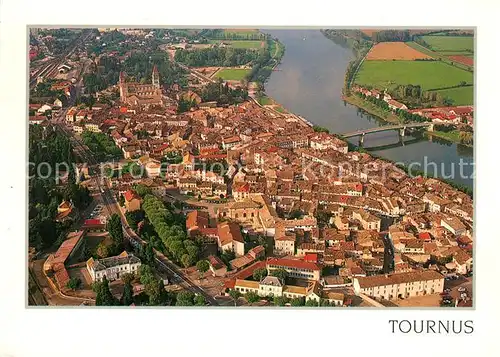 AK / Ansichtskarte Tournus En bordure de la Saone la ville se regroupe au pied de labbaye Saint Philibert Tournus