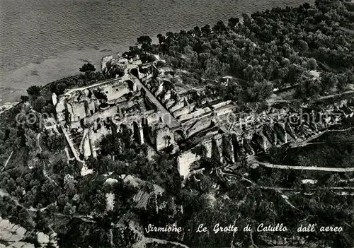 AK / Ansichtskarte Sirmione Fliegeraufnahme Le Grotte di Catullo Sirmione