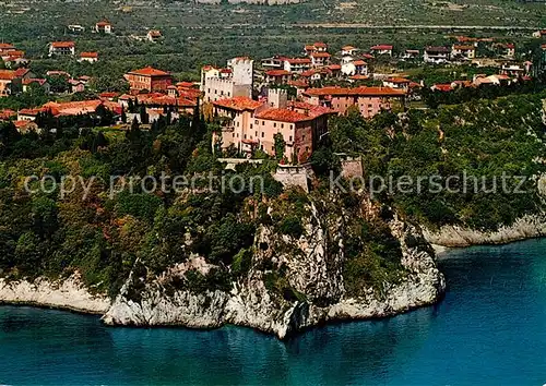 AK / Ansichtskarte Trieste Il Castello Fliegeraufnahme Trieste