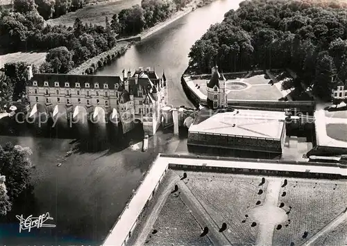 AK / Ansichtskarte Chenonceaux_Indre_et_Loire Fliegeraufnahme Chateau sur le Cher Tour des Marques Douves Chenonceaux_Indre