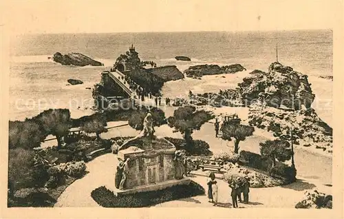 Biarritz_Pyrenees_Atlantiques Esplanade et le Rocher de la Vierge Biarritz_Pyrenees