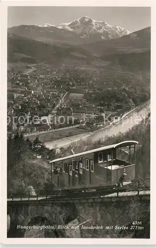 Innsbruck Hungerburgbahn Blick auf die Stadt mit Serles Stubaier Alpen Innsbruck