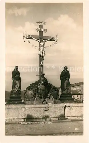 AK / Ansichtskarte Praha_Prahy_Prague Kriz na moste karla IV Kreuz auf der Karlsbruecke Praha_Prahy_Prague