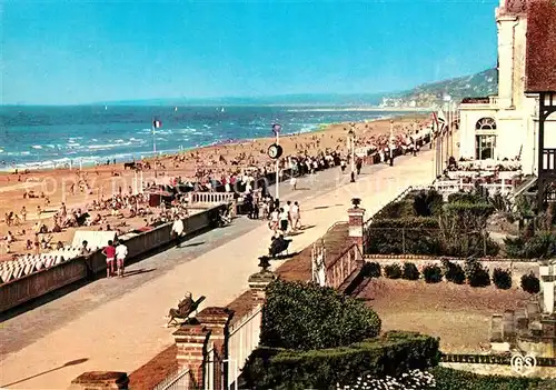 AK / Ansichtskarte Cabourg La digue et vue generale de la plage Cabourg