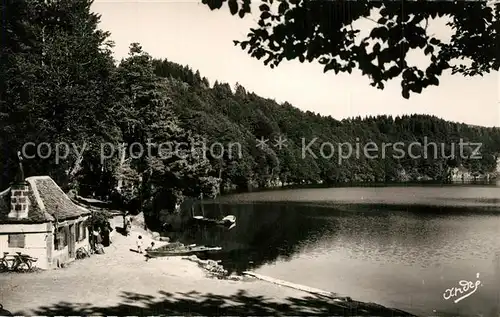 AK / Ansichtskarte Besse et Saint Anastaise Lac Pavin Besse et Saint Anastaise