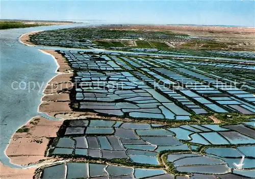 AK / Ansichtskarte Marennes_Charente Maritime Fliegeraufnahme La Seudre et les Parcs a Huitres Marennes