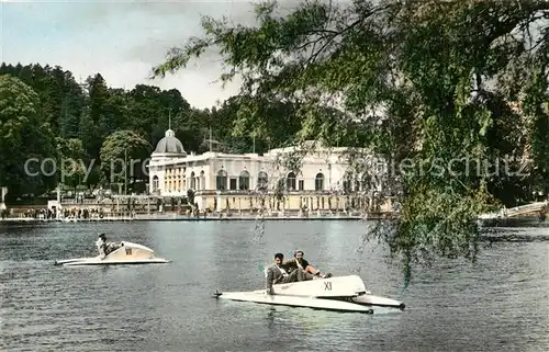 AK / Ansichtskarte Bagnoles de l_Orne Casino du Lac et des Pedalos Tretboote Bagnoles de l_Orne