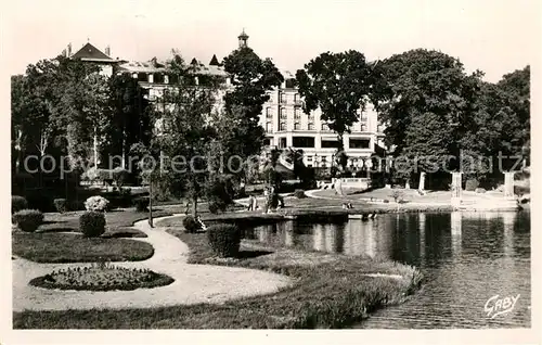 AK / Ansichtskarte Bagnoles de l_Orne Aux bords du Lac Grand Hotel Station Thermale Bagnoles de l_Orne