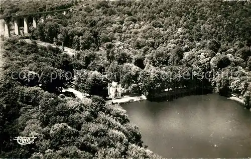AK / Ansichtskarte Coye la Foret Etang et Chateau de la Reine Blanche vue aerienne Coye la Foret