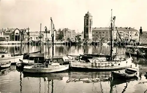 AK / Ansichtskarte Dunkerque Le Port des bateaux Dunkerque