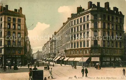 Lyon_France Place et Rue de la Republique Lyon France