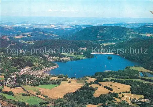 Lac_Chambon et Chateau de Murol vue aerienne 