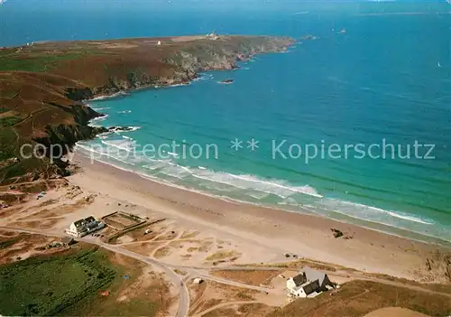 Pointe_du_Raz La Baie des Trepasses avec ses deux Hotels vue aerienne Pointe_du_Raz