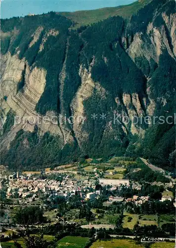 Bourg d_Oisans Vue generale et la Montagne de Pregentil Bourg d Oisans