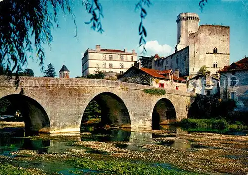 Bourdeilles Chateau vieux pont enjambant la Dronne Bourdeilles