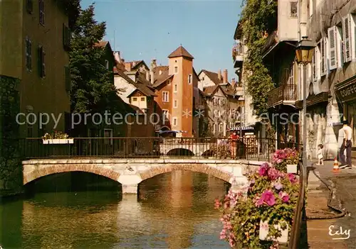 Annecy_Haute Savoie Promenade dans les vieux quartiers Quais au bord du Thiou Annecy Haute Savoie