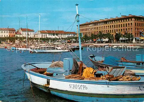 Saint Raphael_Var Un coin du Port de Plaisance bateau de peche Saint Raphael Var