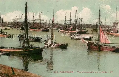 Bordeaux Vue d ensemble de la Rade des bateaux Bordeaux