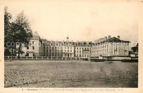 Saumur Ecole de Cavalerie et d Application Cour d Honneur Saumur