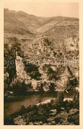 Castelbouc Panorama Gorges du Tarn Village et vieux chateau Castelbouc