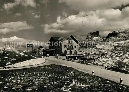 Passo_Falzarego Albergo Marmolada Nuvolau Alto Cinque Torri Passo Falzarego