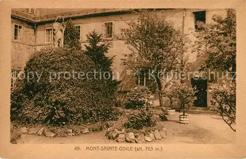 Mont Sainte Odile_Mont Ste Odile Koster Innenhof Heiligenfigur Mont Sainte Odile