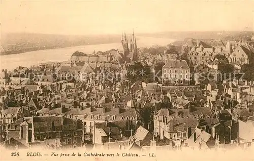 Blois_Loir_et_Cher Vue prise de la Cathedrale vers le Chateau Blois_Loir_et_Cher