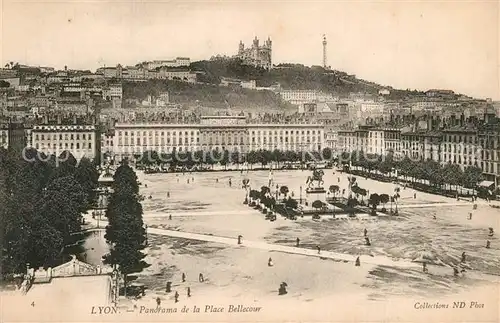 Lyon_France Panorama de la Place Bellecour Cathedrale Lyon France