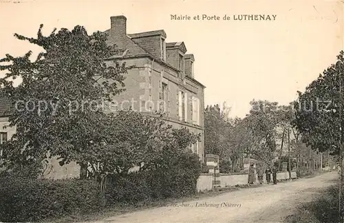 Luthenay Uxeloup Mairie et Porte Luthenay Uxeloup