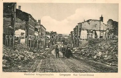 Longuyon Rue Carnot apres le bombardement Longuyon