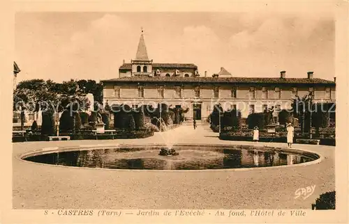 Castres_Tarn Jardin de l Eveche au fond Hotel de Ville Castres_Tarn