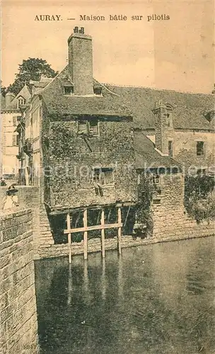 Auray Maison batie sur pilotis Auray